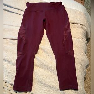 EUC Zella Plum Crop Leggings with Mesh Paneling size Small